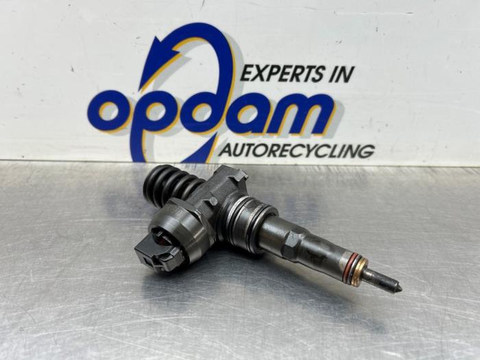 Usagé Injecteurs Volkswagen Golf V (1K1) 1.9 TDI Prix € 80,00 Règlement à la marge proposé par Gebr Opdam B.V.