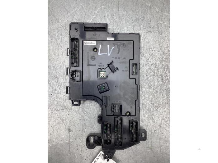Used Body control computer Tesla Model 3 Standard RWD Plus 60 kWh Price € 75,00 Margin scheme offered by Gebr Opdam B.V.