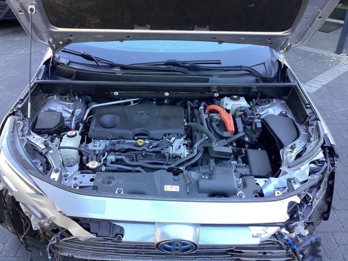 Getriebe van een Toyota RAV4 (A5) 2.5 Hybrid 16V AWD 2022