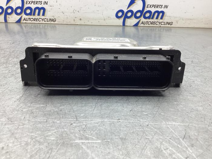 Used Engine management computer Volkswagen Golf VIII (CD1) 1.4 GTE 16V Price € 275,00 Margin scheme offered by Gebr Opdam B.V.