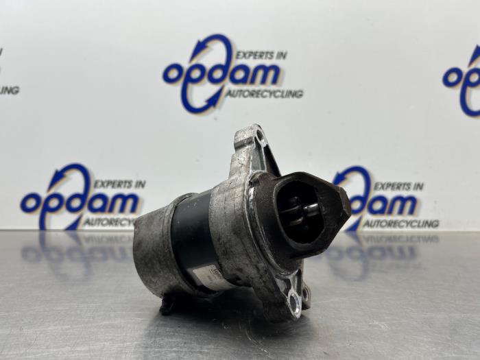 Begagnade Startmotor Peugeot 108 1.0 12V Pris € 50,00 Marginaltabell erbjuds av Gebr Opdam B.V.