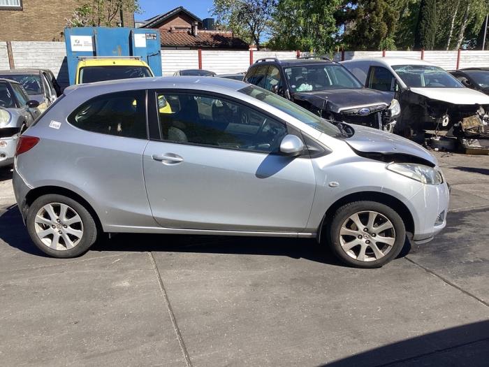 Używane Próg prawy Mazda 2 (DE) 1.3 16V S-VT Cena na żądanie oferowane przez Gebr Opdam B.V.