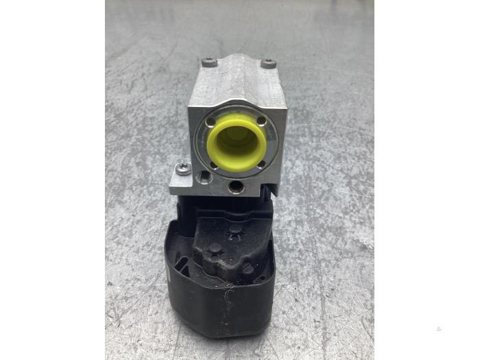 Usagé Valve d'expansion clim Audi Q7 (4MB/4MG) 3.0 TDI V6 24V e-tron plug-in hybrid Prix € 151,25 Prix TTC proposé par Gebr Opdam B.V.