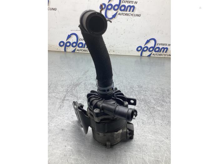 Begagnade Extra vattenpump Audi Q7 (4MB/4MG) 3.0 TDI V6 24V e-tron plug-in hybrid Pris € 121,00 Inklusive moms erbjuds av Gebr Opdam B.V.