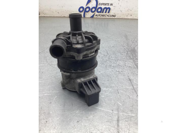 Begagnade Extra vattenpump Audi Q7 (4MB/4MG) 3.0 TDI V6 24V e-tron plug-in hybrid Pris € 151,25 Inklusive moms erbjuds av Gebr Opdam B.V.