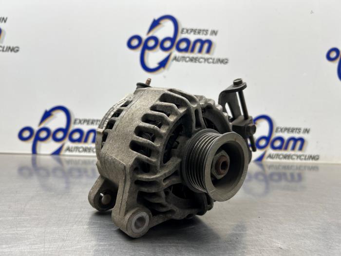 Usagé Dynamo Toyota Yaris (P1) 1.3 16V VVT-i Prix € 100,00 Règlement à la marge proposé par Gebr Opdam B.V.