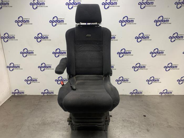 Używane Fotel lewy Mercedes Sprinter 3t (906.61) 211 CDI 16V Cena € 350,00 Procedura marży oferowane przez Gebr Opdam B.V.