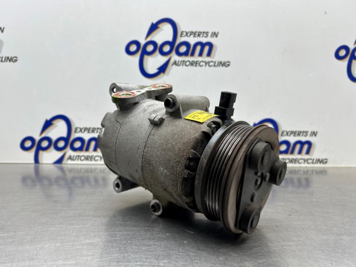 Usagé Compresseur de clim Ford Focus 2 Wagon 1.6 Ti-VCT 16V Prix € 80,00 Règlement à la marge proposé par Gebr Opdam B.V.