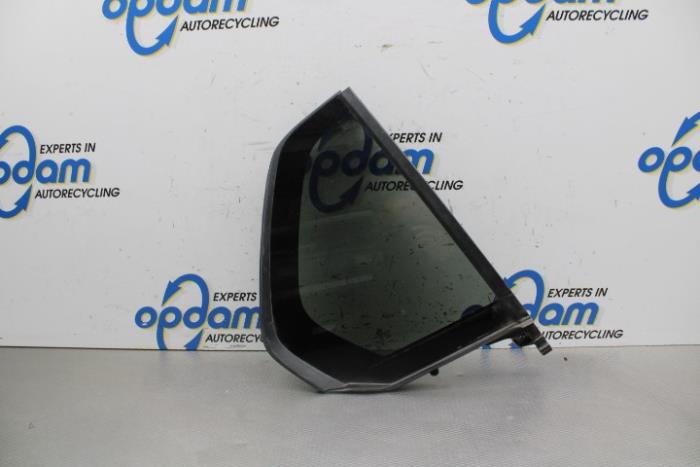 Usados Ventanilla triangular derecha detrás Volkswagen Golf Precio € 40,00 Norma de margen ofrecido por Gebr Opdam B.V.