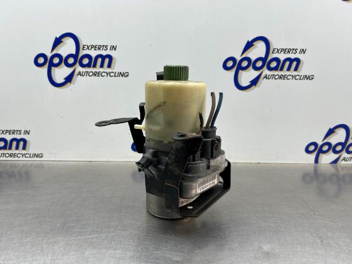 Usagé Pompe de direction Volkswagen Polo V (6R) 1.4 16V Prix € 125,00 Règlement à la marge proposé par Gebr Opdam B.V.