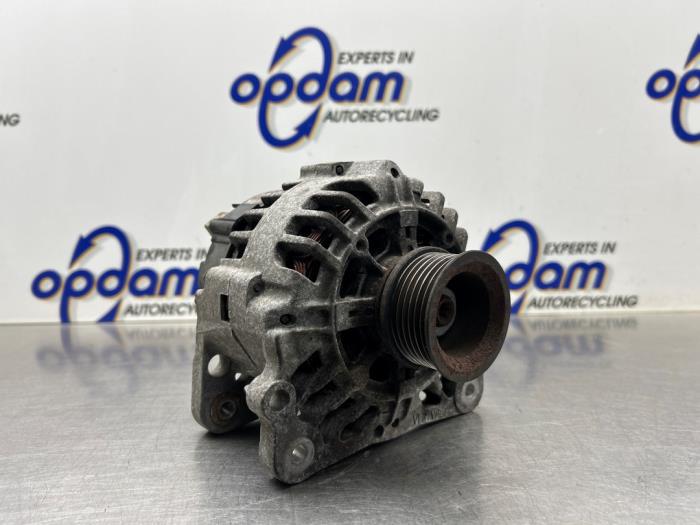 Used Dynamo Volkswagen Golf IV (1J1) 1.6 16V Price € 50,00 Margin scheme offered by Gebr Opdam B.V.