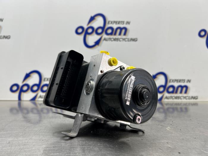 Begagnade ABS-pump BMW 1 serie (E87/87N) 118i 16V Pris € 125,00 Marginaltabell erbjuds av Gebr Opdam B.V.