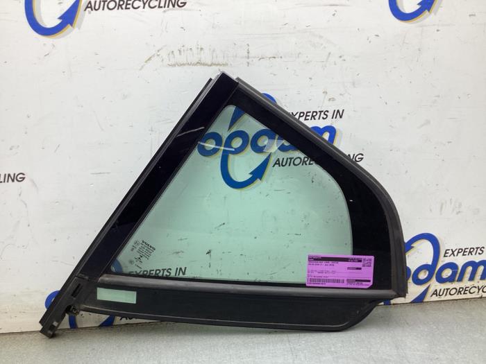 Usados Ventanilla triangular izquierda detrás Volvo XC40 (XZ) 1.5 T3 12V Precio € 45,00 Norma de margen ofrecido por Gebr Opdam B.V.