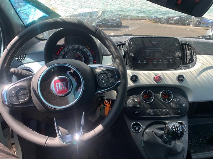 Usados Interruptor de ventanilla eléctrica Fiat 500 (312) 1.0 Hybrid Precio € 25,00 Norma de margen ofrecido por Gebr Opdam B.V.