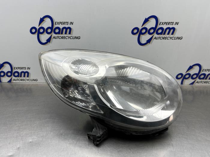 Używane Reflektor prawy Citroen C1 1.0 12V Cena € 50,00 Procedura marży oferowane przez Gebr Opdam B.V.