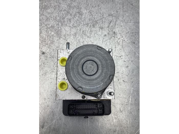 Gebrauchte ABS Pumpe Renault Kangoo Express (FW) 1.5 dCi 75 FAP Preis € 150,00 Margenregelung angeboten von Gebr Opdam B.V.