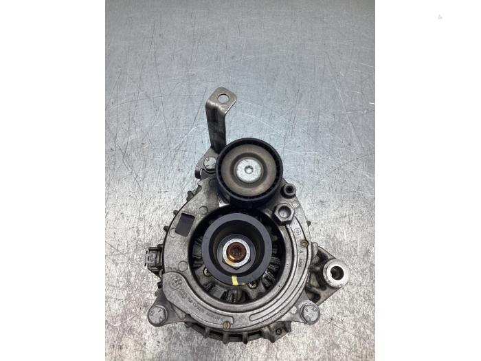 Begagnade Dynamo BMW X5 (G05) xDrive 30d 3.0 24V Pris € 175,00 Marginaltabell erbjuds av Gebr Opdam B.V.