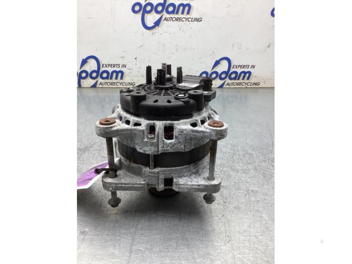 Begagnade Dynamo Renault Megane IV Estate (RFBK) 1.3 TCE 140 16V Pris € 75,00 Marginaltabell erbjuds av Gebr Opdam B.V.