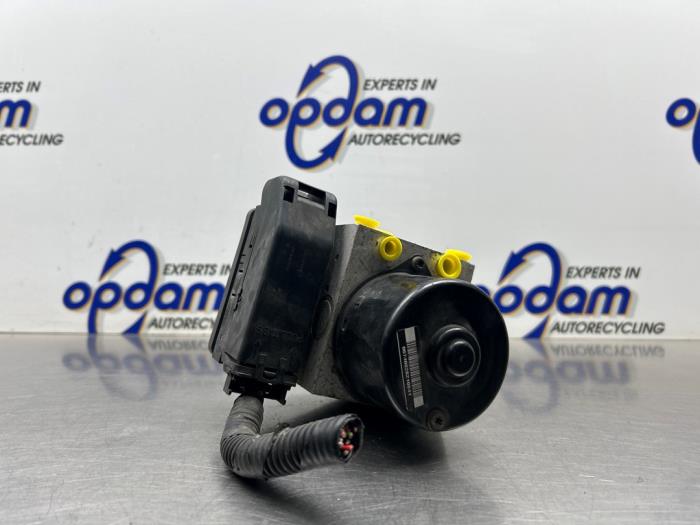 Usagé Pompe ABS Mazda 2 (NB/NC/ND/NE) 1.6 16V Prix € 75,00 Règlement à la marge proposé par Gebr Opdam B.V.