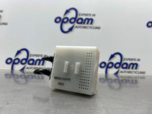 Bluetooth-modul från en Nissan X-Trail (T30) 2.0 16V 4x2 2006