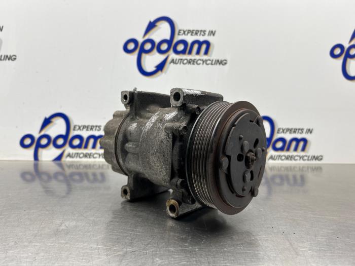 Usagé Pompe clim Peugeot 206 SW (2E/K) 1.6 16V Prix € 100,00 Règlement à la marge proposé par Gebr Opdam B.V.
