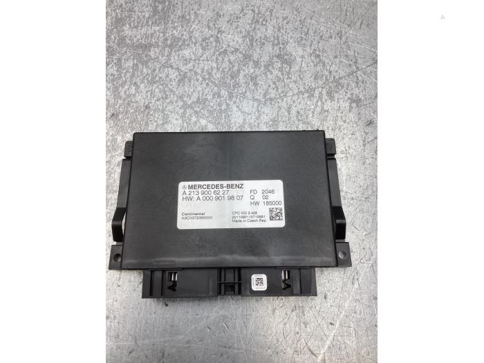 Usagé Module frein à main Mercedes A (177.0) 1.3 A-250 e Turbo 16V Prix € 100,00 Règlement à la marge proposé par Gebr Opdam B.V.