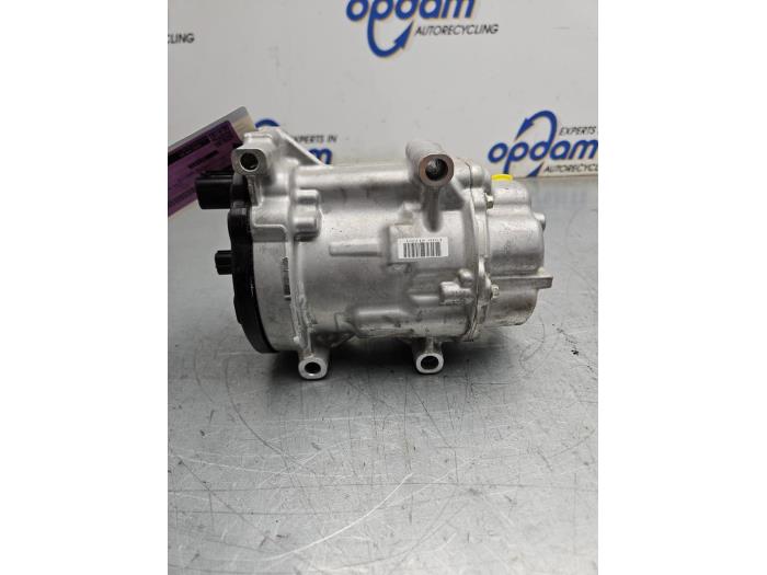 Klimapumpe van een Toyota Yaris IV (P21/PA1/PH1) 1.5 12V Hybrid 115 2024