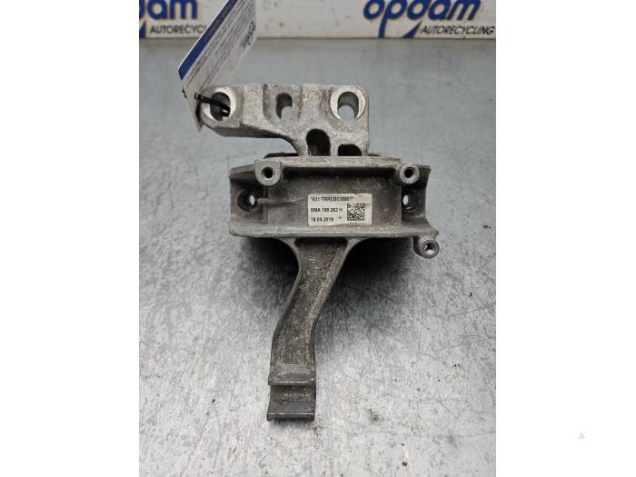 Used Engine mount Seat Ateca (5FPX) 2.0 TDI 16V Price € 25,00 Margin scheme offered by Gebr Opdam B.V.