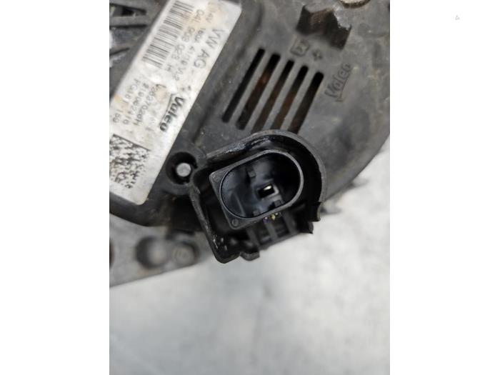 Dynamo from a Seat Ateca (5FPX) 2.0 TDI 16V 2019