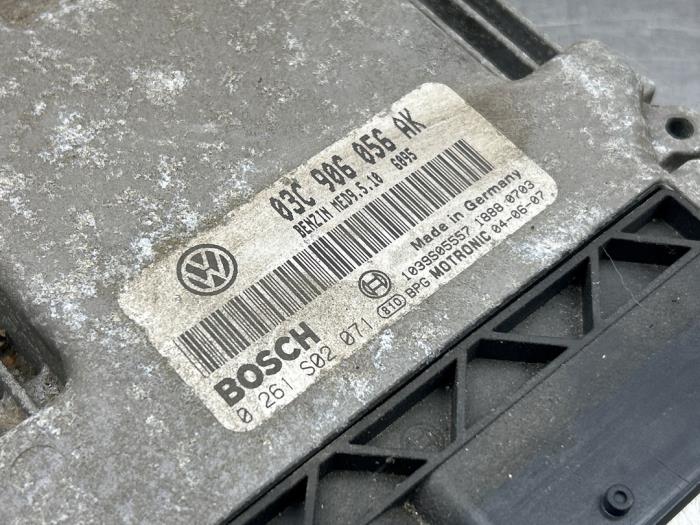 Engine management computer from a Volkswagen Golf V (1K1) 1.6 FSI 16V 2004