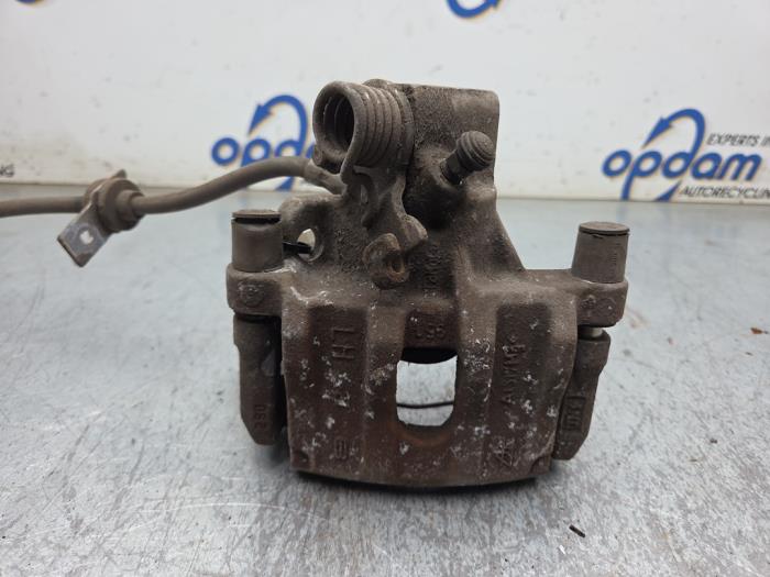 Gebrauchte Bremszange links hinten Ford C-Max (DXA) 2.0 16V Energi Preis € 30,00 Margenregelung angeboten von Gebr Opdam B.V.