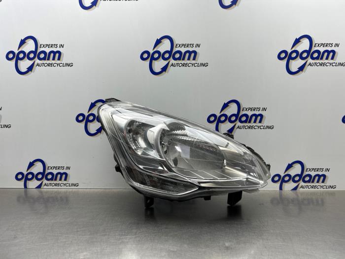 Używane Reflektor prawy Citroen Berlingo 1.6 BlueHDI 100 Cena € 125,00 Procedura marży oferowane przez Gebr Opdam B.V.