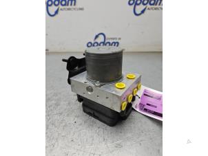 ABS Pumpe van een Toyota Yaris IV (P21/PA1/PH1) 1.5 12V Hybrid 115 2024