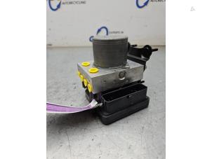 ABS Pumpe van een Toyota Yaris IV (P21/PA1/PH1) 1.5 12V Hybrid 115 2024