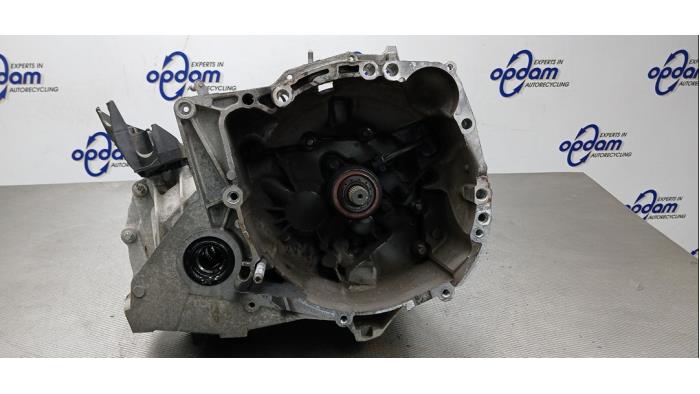Usagé Boîte de vitesse Renault Clio III (BR/CR) 1.2 16V TCe 100 Prix € 400,00 Règlement à la marge proposé par Gebr Opdam B.V.