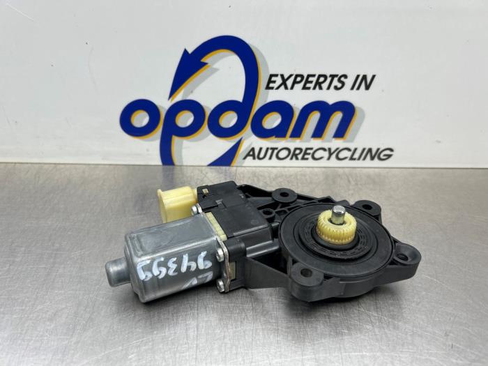 Usados Motor de ventanilla de puerta Mini Mini (R56) 1.6 16V Cooper Precio € 50,00 Norma de margen ofrecido por Gebr Opdam B.V.