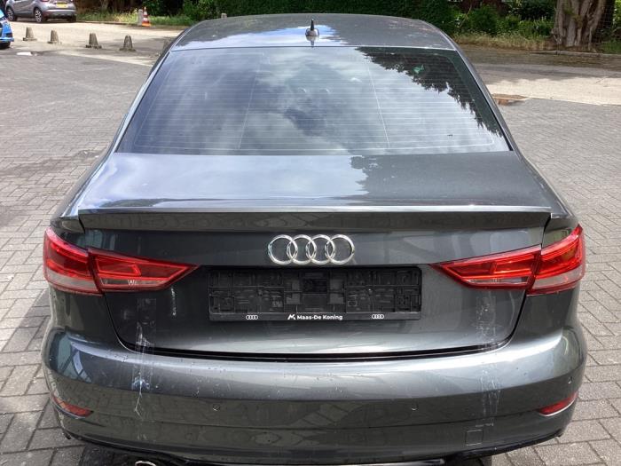 Używane Tylna klapa Audi A3 Limousine (8VS/8VM) 1.6 TDI Ultra 16V Cena € 500,00 Procedura marży oferowane przez Gebr Opdam B.V.