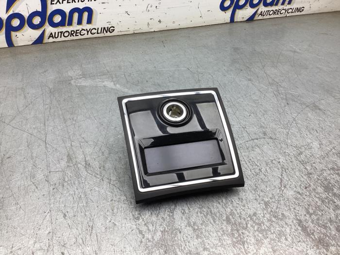 Begagnade Innerdisplay Skoda Superb Combi (3TAC/TAF) 1.4 TSI 16V Pris € 20,00 Marginaltabell erbjuds av Gebr Opdam B.V.