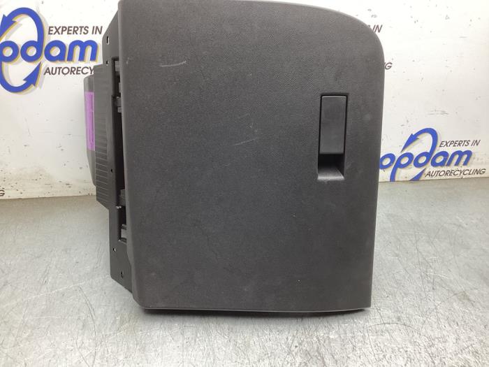 Begagnade Handskfack Opel Corsa F (UB/UH/UP) 1.2 12V 75 Pris € 70,00 Marginaltabell erbjuds av Gebr Opdam B.V.