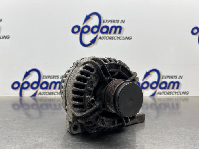 Begagnade Dynamo Volvo V70 (SW) 2.4 20V 170 Pris € 70,00 Marginaltabell erbjuds av Gebr Opdam B.V.