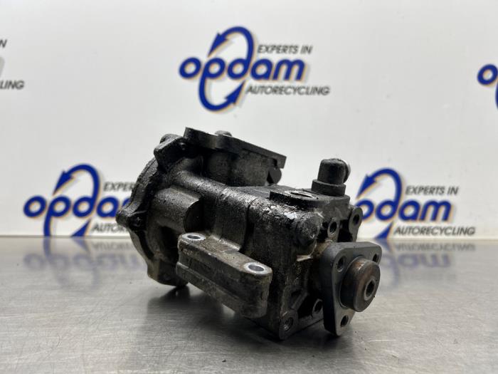 Usagé Pompe de direction BMW 1 serie (E87/87N) 116i 1.6 16V Prix € 50,00 Règlement à la marge proposé par Gebr Opdam B.V.