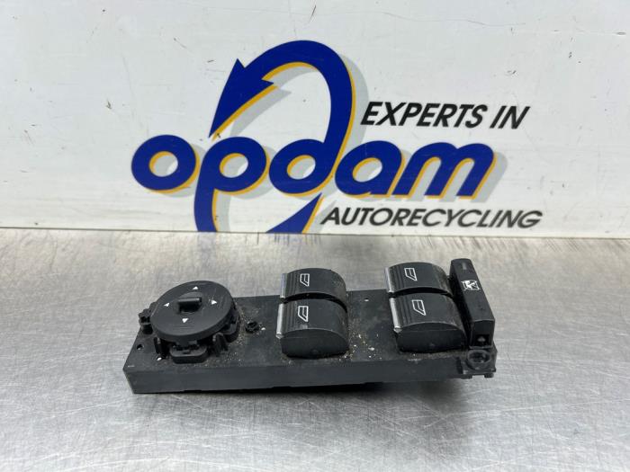 Usados Interruptor de ventanilla eléctrica Ford Focus 2 Wagon 1.6 16V Precio € 50,00 Norma de margen ofrecido por Gebr Opdam B.V.