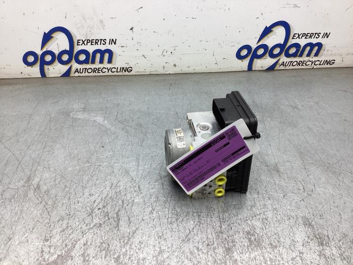 Begagnade ABS-pump Opel Corsa F (UB/UH/UP) 1.2 12V 75 Pris € 150,00 Marginaltabell erbjuds av Gebr Opdam B.V.