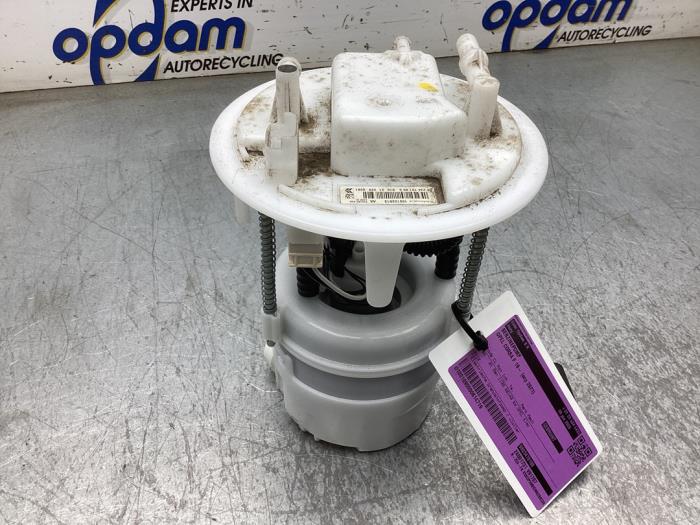 Usagé Pompe essence Opel Corsa F (UB/UH/UP) 1.2 12V 75 Prix € 95,00 Règlement à la marge proposé par Gebr Opdam B.V.