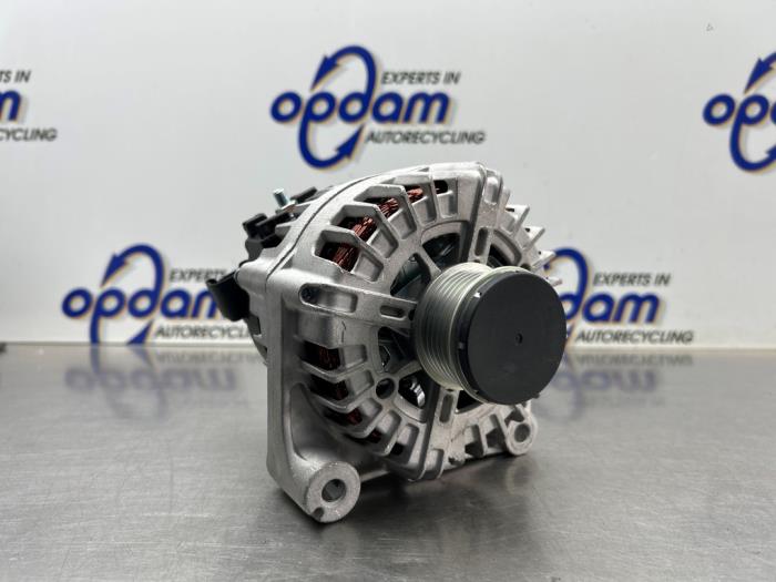 Gebrauchte Dynamo BMW 5 serie (F10) 520d 16V Preis € 150,00 Margenregelung angeboten von Gebr Opdam B.V.