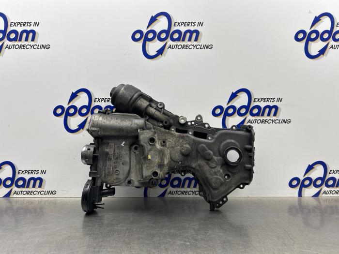 Usagé Couvercle de distribution Volkswagen Golf V (1K1) 1.6 FSI 16V Prix € 80,00 Règlement à la marge proposé par Gebr Opdam B.V.