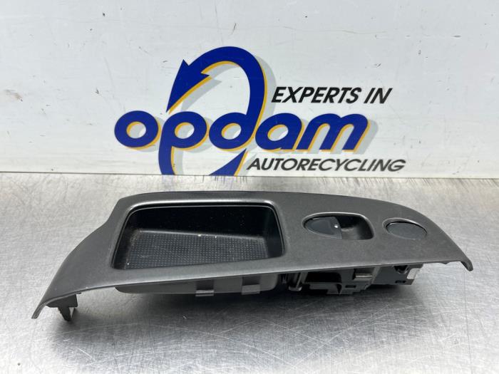 Usados Interruptor de ventanilla eléctrica Honda Civic (FA/FD) 1.3 Hybrid Precio € 25,00 Norma de margen ofrecido por Gebr Opdam B.V.