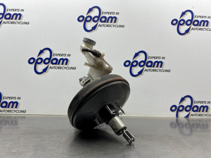 Begagnade Bromsservo Opel Agila (B) 1.0 12V Pris € 65,00 Marginaltabell erbjuds av Gebr Opdam B.V.