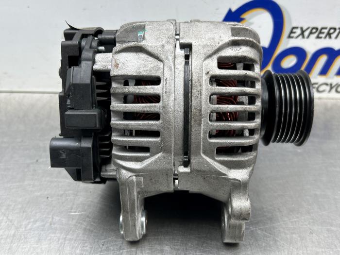 Begagnade Dynamo Volkswagen Bora (1J2) 1.6 16V Pris € 75,00 Marginaltabell erbjuds av Gebr Opdam B.V.