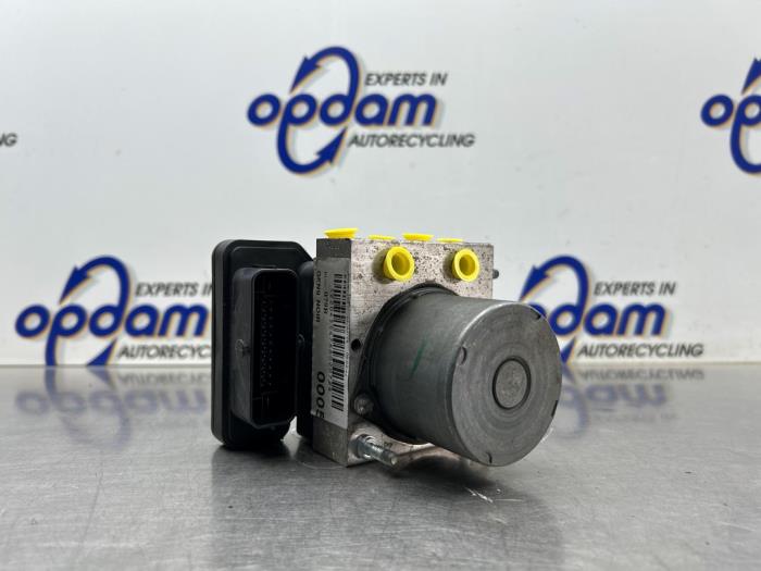 Gebrauchte ABS Pumpe Renault Kangoo Express (FW) 1.5 dCi 75 FAP Preis € 150,00 Margenregelung angeboten von Gebr Opdam B.V.